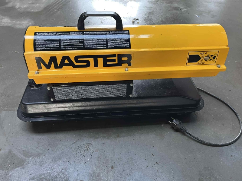 Canon à air chaud de marque MASTER, B70 CED, 2009, puissance : 20kW, débit d'air : 400 m3/h, diesel, 220 - 240 V
