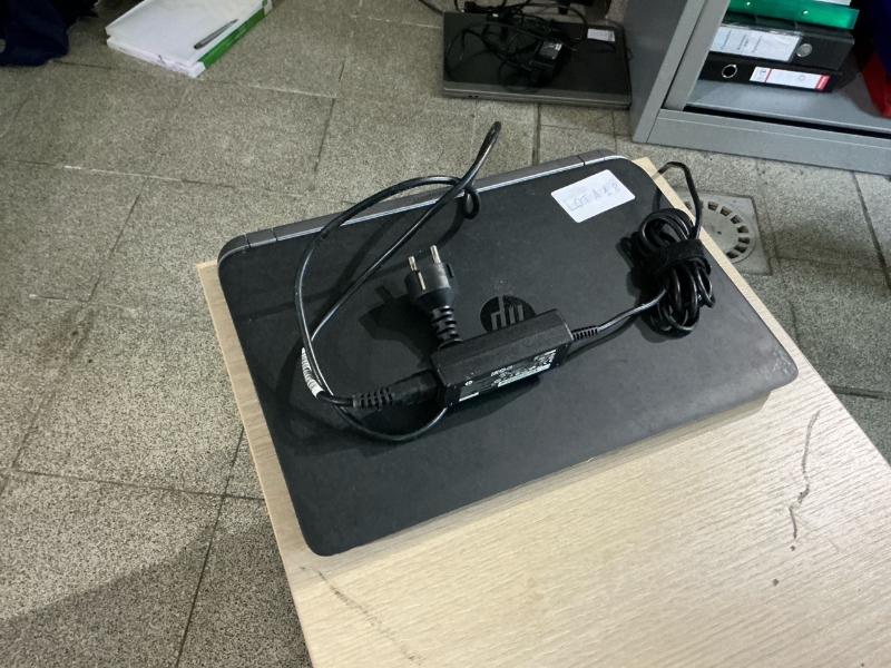 Un ordinateur portable de marque HP
