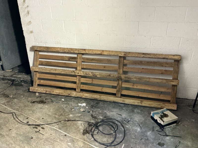 2 palettes en bois 
